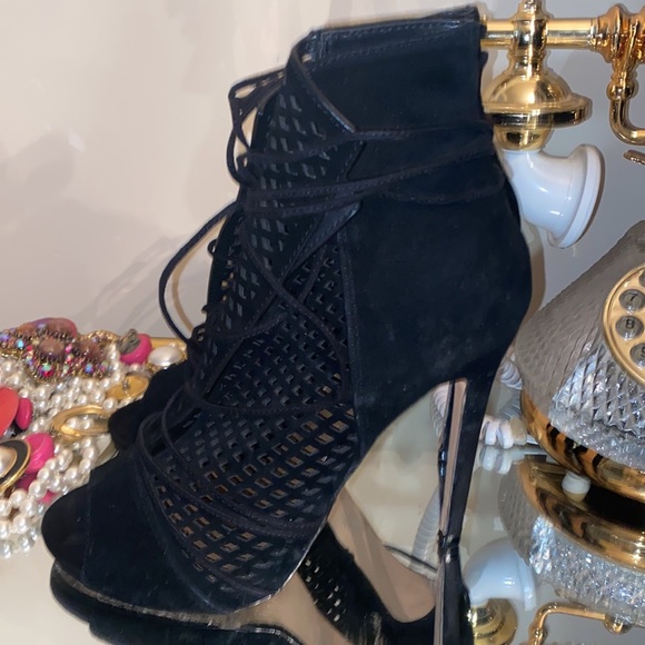 Steve Madden Maddye Bootie - Picture 3 of 5